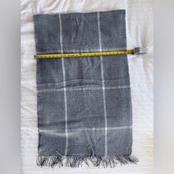 J Crew Oversized Scarf/Wrap - Picture 4 of 5